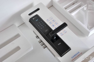 聯(lián)動感應(yīng)開門，華為智選VOC智能門鎖S搶先體驗